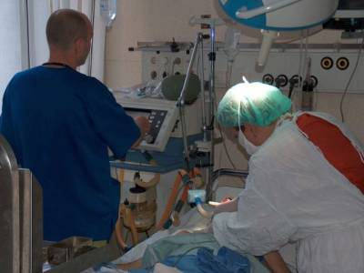 NEAMŢ: Intubat la reanimare, după ce-a fost înjunghiat de frate, ZCH NEWS - sursa ta de informații