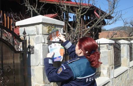 Poliţia Neamţ avertizează: atenţia la distribuitorii de pliante!, ZCH NEWS - sursa ta de informații