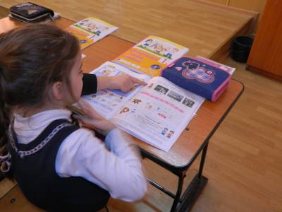 Minune educațională: Au venit abecedarele noi în Neamț, ZCH NEWS - sursa ta de informații