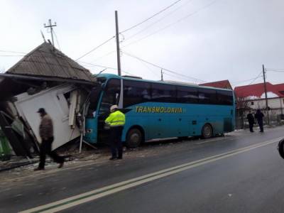 UPDATE NEAMŢ: Accident teribil la Ocol / Transmoldavia n-a „putut” prezenta licenţa, ZCH NEWS - sursa ta de informații