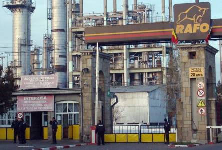 BACĂU: Proprietarul RAFO speră să redreseze rafinăria, ZCH NEWS - sursa ta de informații