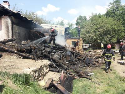Brateș : Atac de panică lângă casa în flăcări, ZCH NEWS - sursa ta de informații