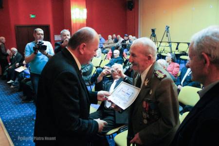 Piatra Neamț : 300 de lei pentru 100 de veterani de război, ZCH NEWS - sursa ta de informații