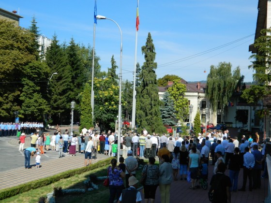 Foto galerie: Ziua Imnului României – un modest omagiu la Piatra-Neamț, ZCH NEWS - sursa ta de informații