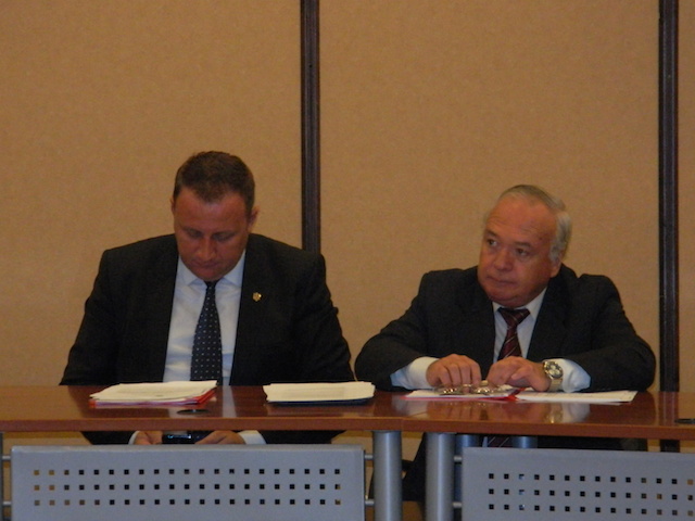 Școlile, subiect de contre și comportament de grădiniță la Colegiul Prefectural Neamț