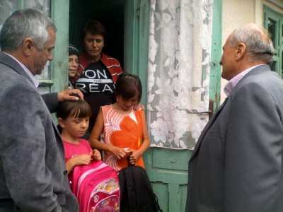 PNL Târgu Neamţ: Ghiozdane şi rechizite pentru 25 de copii nevoiaşi, ZCH NEWS - sursa ta de informații