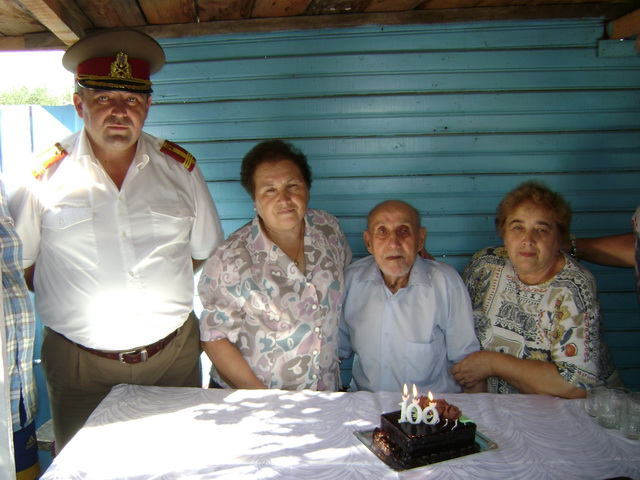 Veteran de război din Bârgăoani serbat la împlinirea centenarului! GALERIE FOTO, ZCH NEWS - sursa ta de informații