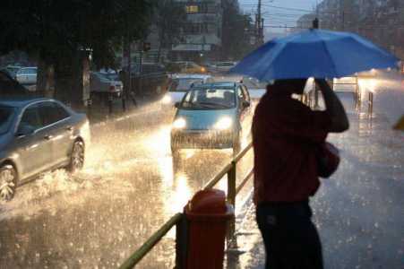 ANM: Ploi şi descărcări electrice de joi până sâmbătă, ZCH NEWS - sursa ta de informații