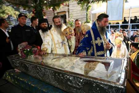 Racla cu Moaştele Sf. Cv. Parascheva, în procesiune pe străzile Iaşului, ZCH NEWS - sursa ta de informații