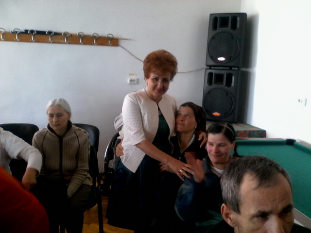 Fuego a cântat pentru pensionarii din Târgu Neamţ GALERIE FOTO, ZCH NEWS - sursa ta de informații