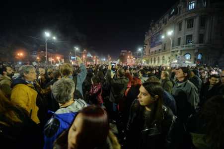 TRAGEDIA &#8222;COLECTIV&#8221;: Mii de protestatari în Piaţa Victoriei!, ZCH NEWS - sursa ta de informații
