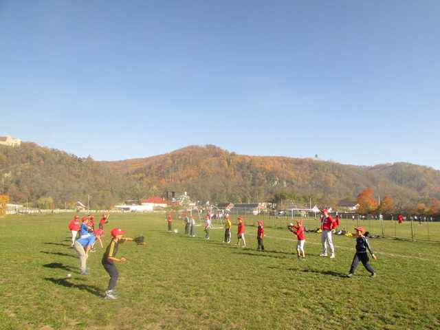 TÂRGU-NEAMŢ: Turneu de baseball pentru copii de 8-10 ani, ZCH NEWS - sursa ta de informații