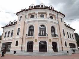 Pompierii lucrează peste program ca să autorizeze Teatrul Tineretului