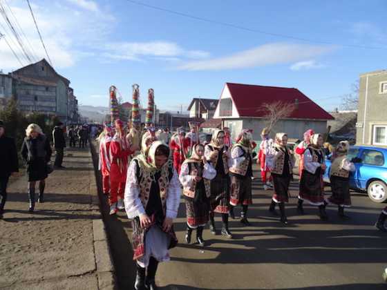 Eveniment: festivalul datinilor de la Roznov, ZCH NEWS - sursa ta de informații