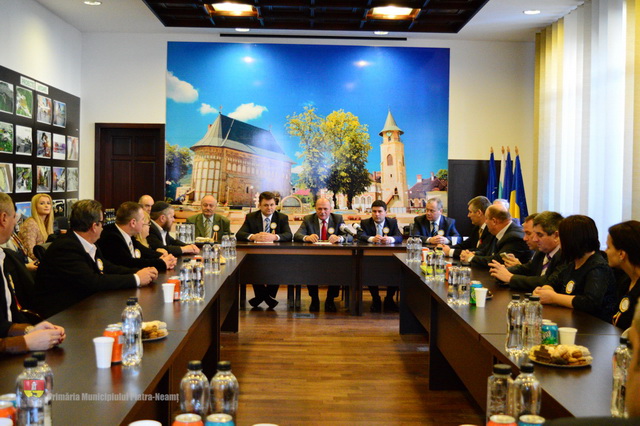 ZIUA NAŢIONALĂ: Delegaţii în vizită la Piatra Neamţ, ZCH NEWS - sursa ta de informații