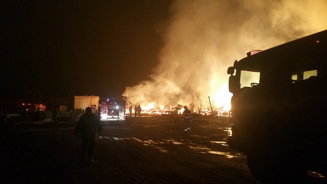 ACTUALIZARE Incendiul de la fabrica din Roznov nu a fost încă lichidat complet!, ZCH NEWS - sursa ta de informații