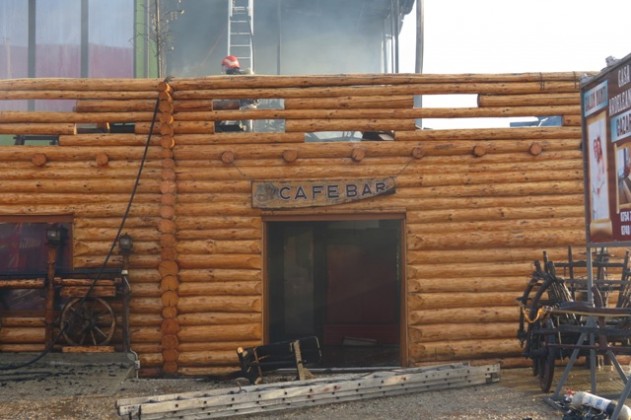 ACTUALIZARE GALERIE FOTO Arde „Casa Ardeleanului” din Vaduri!, ZCH NEWS - sursa ta de informații