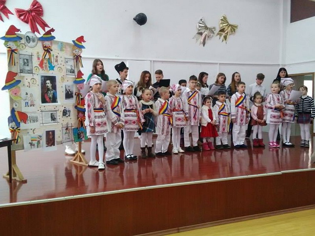 Hora Unirii dansată și la Centrul de plasament Elena Doamna, ZCH NEWS - sursa ta de informații