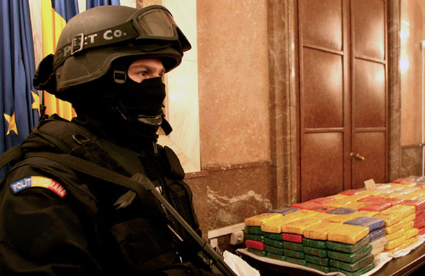 DIICOT: Grupare evazionistă cu încrengături în Iaşi şi Suceava