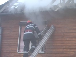 Incendiu la un atelier de mobilier din Târpeşti