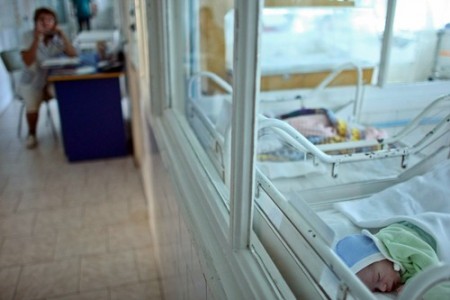 Târgu Neamț: Despăgubiri de la spital pentru o mamă căreia i s-a înlocuit copilul, ZCH NEWS - sursa ta de informații