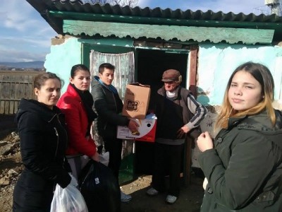 Gest de admirat: copiii de la ”Elena Doamna” ajută familia din Dobreni, ZCH NEWS - sursa ta de informații