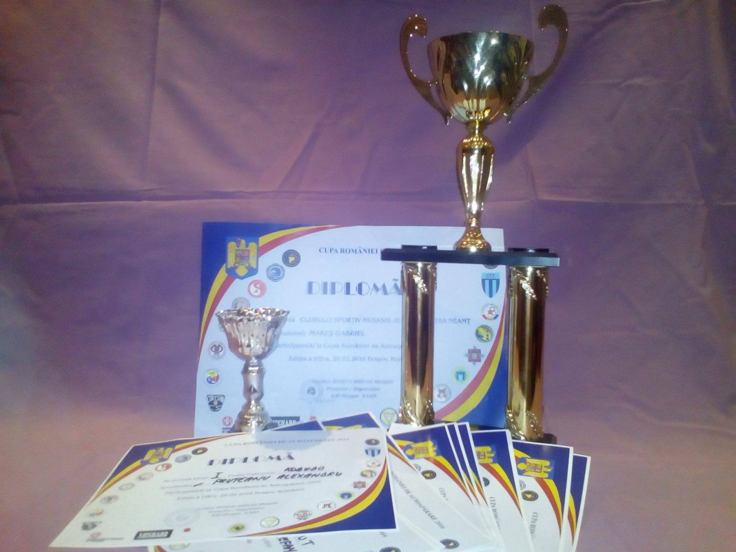 Performanţă sportivă nemţeană: trofeul „Cupa României de Autoaparare 2016” câştigat de Clubul Musashi Ju Jutsu Piatra Neamţ
