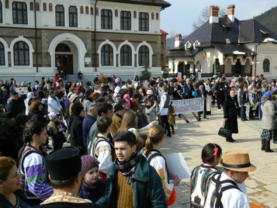Piatra Neamț: un marș pentru cauza celor nenăscuți: GALERIE FOTO, ZCH NEWS - sursa ta de informații