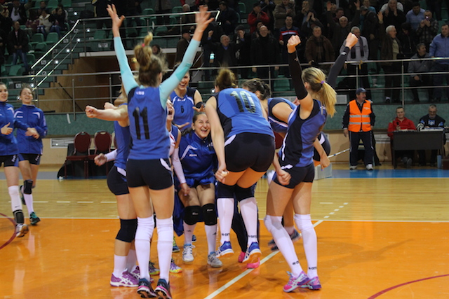 Victorii pe linie la volei pentru echipele din Neamț
