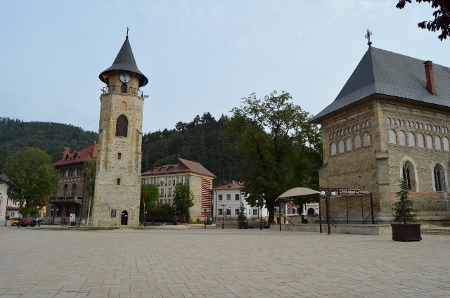 Curtea Domnească – Remedieri după reparaţii pe bani europeni