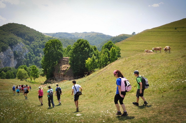 Excursii şi tabere după reguli noi