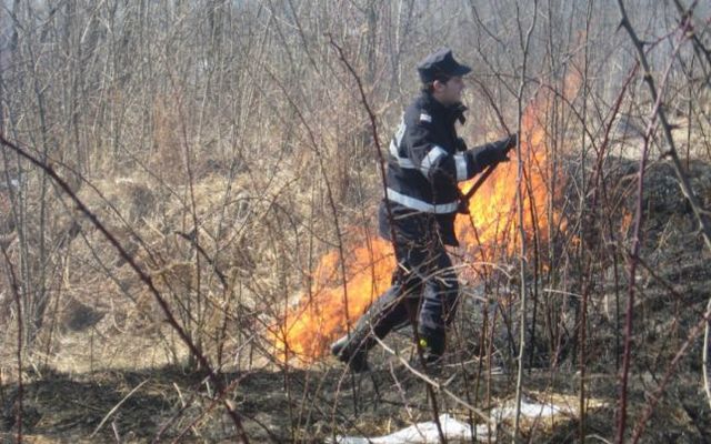 ACTUALIZARE Incendiul de la Izvoru Muntelui a fost stins!