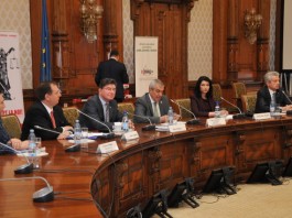 Lansare de carte la Senatul României * Ioan Chelaru şi Ana-Luisa Chelaru: „Străinii în România. Regimul juridic”
