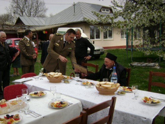 GALERIE FOTO Veteran de război din Neamţ sărbătorit la centenar, ZCH NEWS - sursa ta de informații