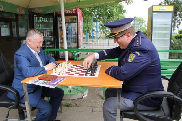 GALERIE FOTO Anatoly Karpov, şah-mat la Albiţa!, ZCH NEWS - sursa ta de informații