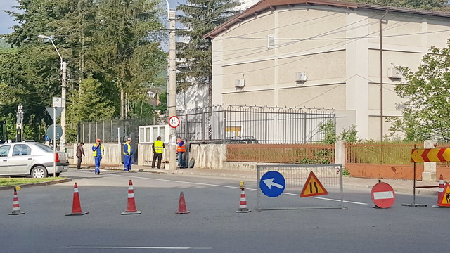 ACTUALIZARE Avarie Apa Serv pe strada Petru Rareș