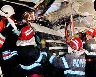 Victima unui accident din Bacău, salvată de pompierii nemţeni, ZCH NEWS - sursa ta de informații
