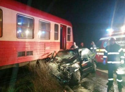 La Pângăraţi, mașină distrusă de tren, șoferul nevătămat, ZCH NEWS - sursa ta de informații