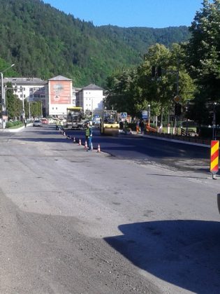 ACTUALIZARE Se asfaltează la Bicaz! Circulație restricționată pe DN 15!, ZCH NEWS - sursa ta de informații