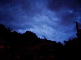 Cod roșu de grindină și „vânt cu aspect tornadic” în mai multe localități din Vaslui