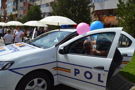 GALERIE FOTO De 1 iunie, poliţişti alături de copii, ZCH NEWS - sursa ta de informații