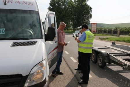 Poliţiştii s-au „pus” pe transportatorii de persoane, ZCH NEWS - sursa ta de informații