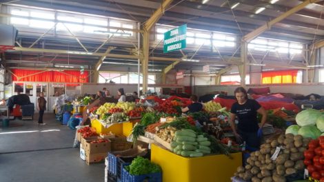Comercianţii din Piaţa Târgu Neamţ faţă cu&#8230; supermagazinele, ZCH NEWS - sursa ta de informații