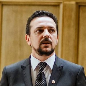 Profesor ieșean numit în Guvernul Cioloș, ZCH NEWS - sursa ta de informații