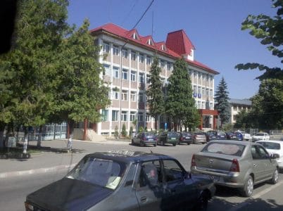 Posturi libere la Primăria Moineşti şi Spitalul Buhuşi, ZCH NEWS - sursa ta de informații