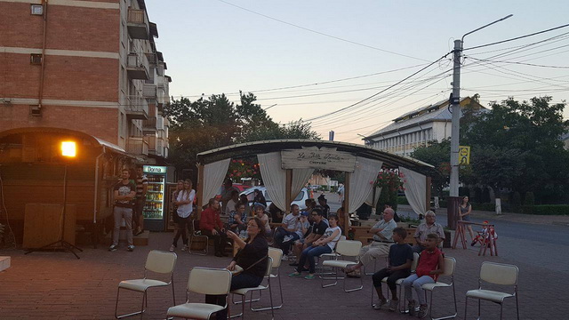GALERIE FOTO Serată muzicală Târgu-Neamț: Întâlnire între generații, ZCH NEWS - sursa ta de informații