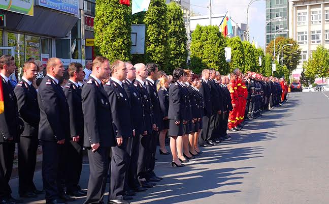 Nițică întârziere de Ziua pompierilor