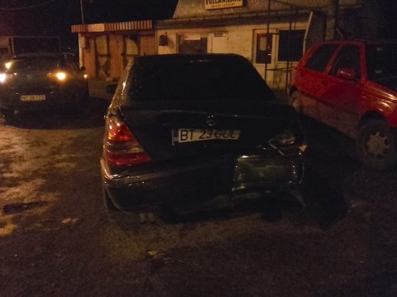 GALERIE FOTO Mercedes blocat pe calea ferată, ZCH NEWS - sursa ta de informații