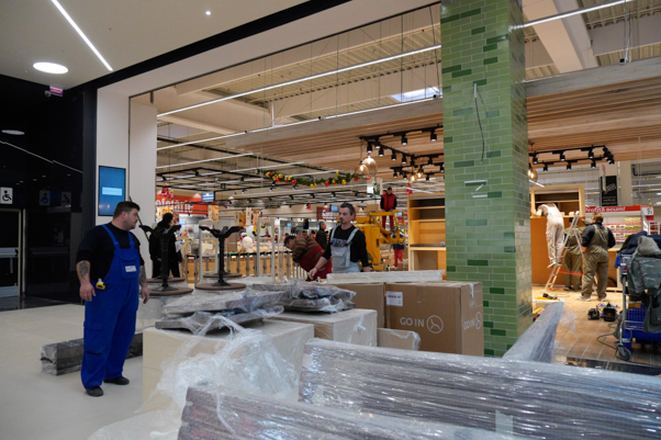 Shopping City Piatra Neamț: șantier cu 20 de ore înainte de deschiderea oficială. Galerie foto, ZCH NEWS - sursa ta de informații