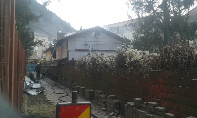Incendiu la Grădina de Vară Piatra Neamț. Galerie Foto. Știre actualizată, ZCH NEWS - sursa ta de informații